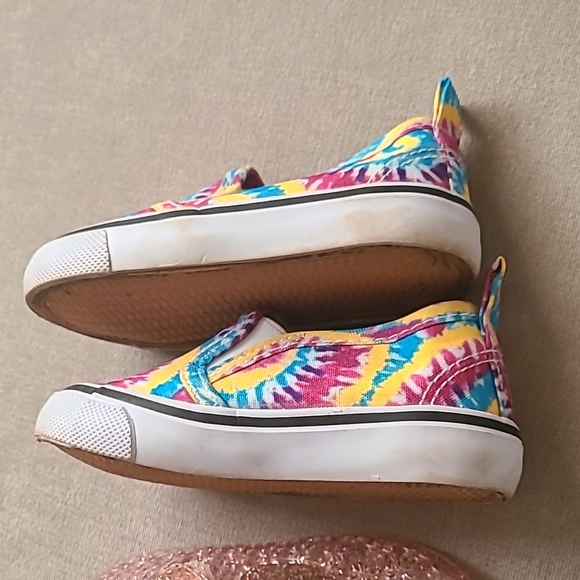 Sz 6 slip on sneakers and jelly flats - Picture 4 of 4